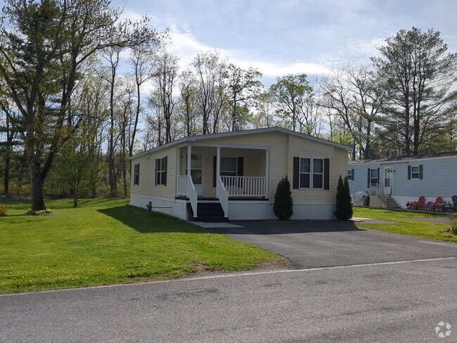 Building Photo - 52 Edgewood Dr