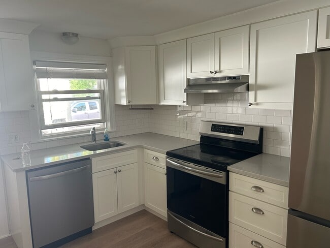 Building Photo - 24 Linden Rd