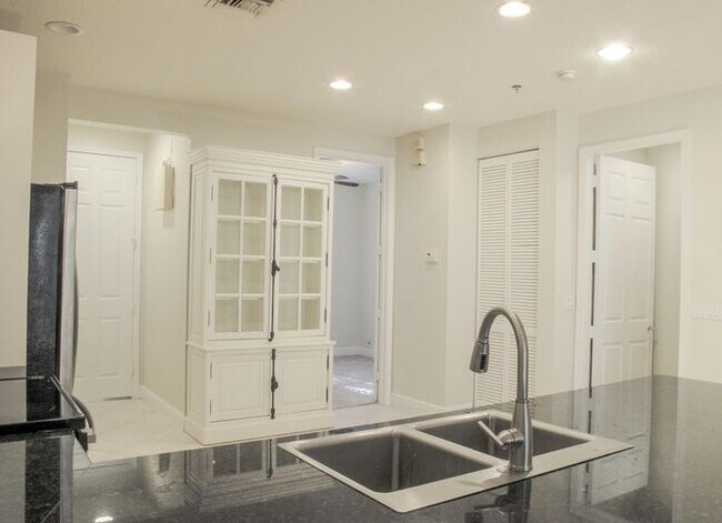 Foto del edificio - 124 Jesup Ln