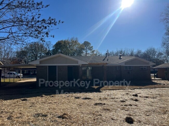 Foto del edificio - 2745 N Wallace Dr