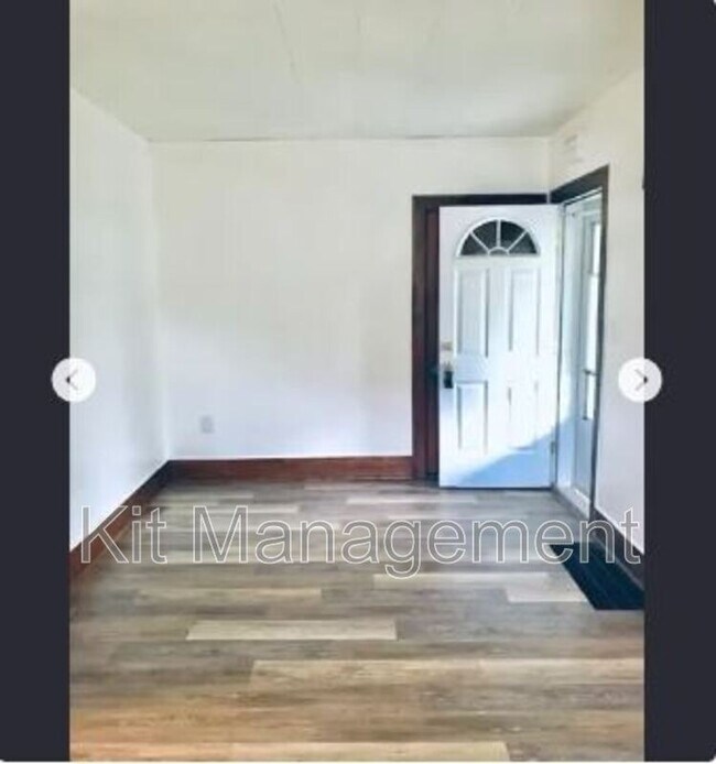 Foto del edificio - Charming 2-Bed Bungalow with Garage & Yard on Atlantic Ave – Toledo’s Best Value!