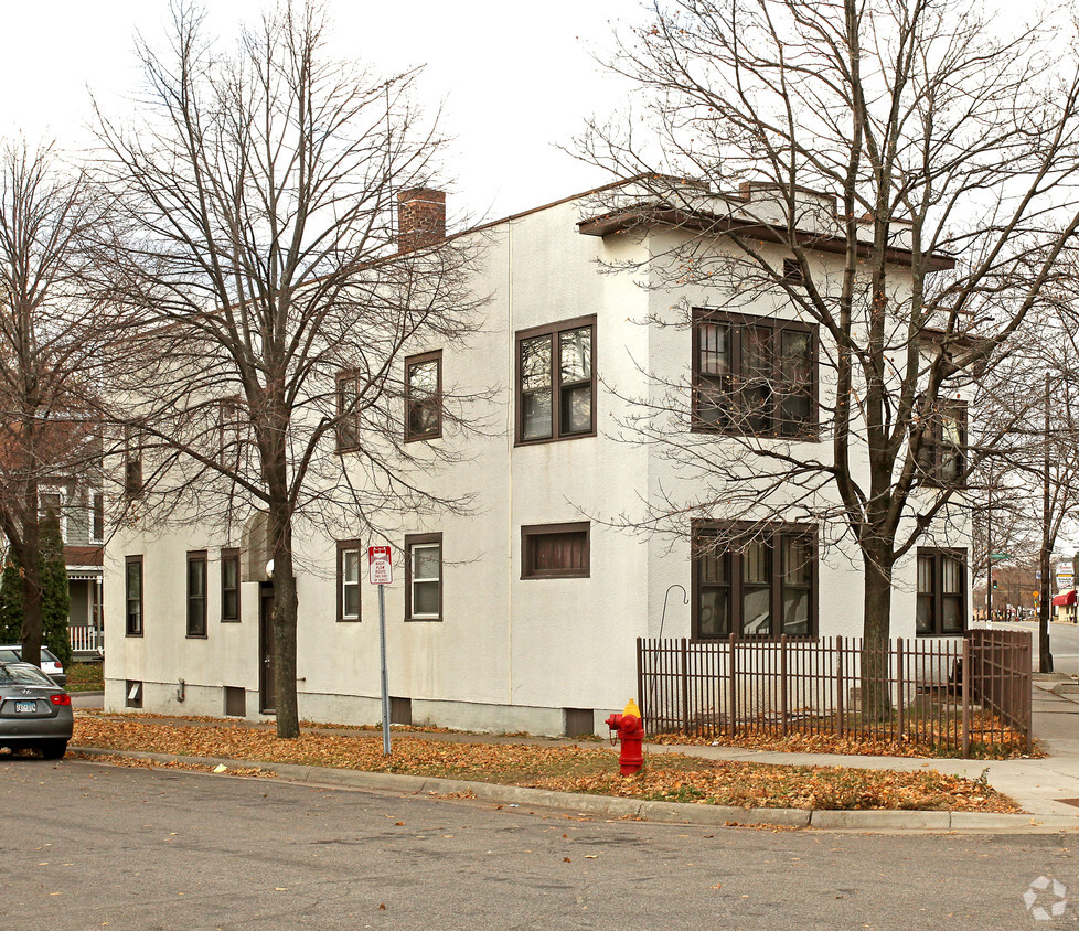 Primary Photo - 462 7th St W