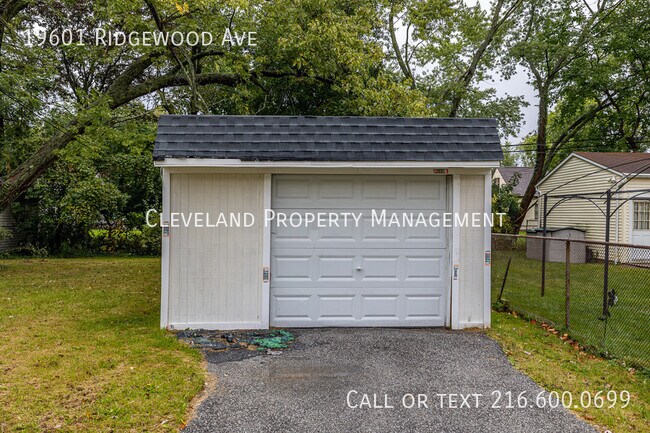 Foto del edificio - 19601 Ridgewood Ave