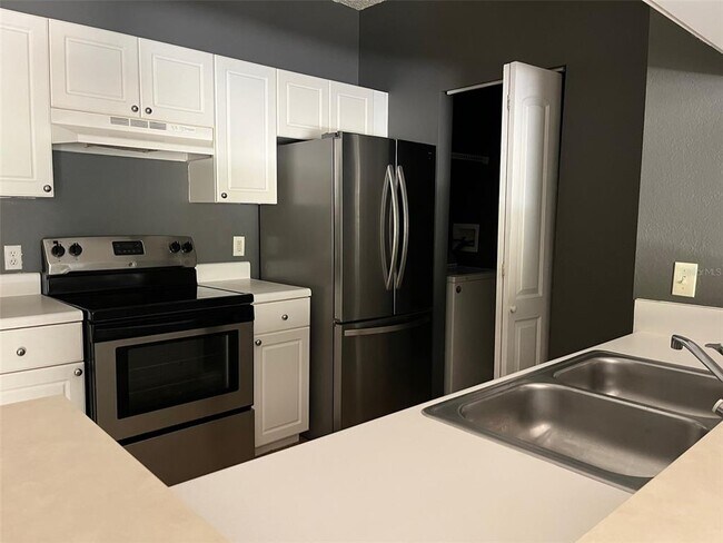 Building Photo - 2524 White Magnolia Way
