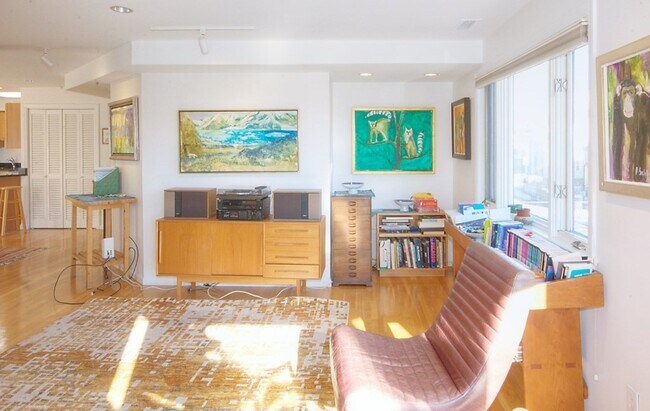 Building Photo - 1 Lancaster St