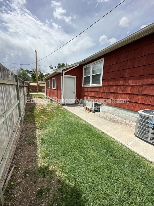 Building Photo - 1741 Ouray Ave