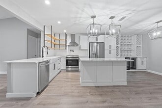 Building Photo - 609 Blackberry Dr