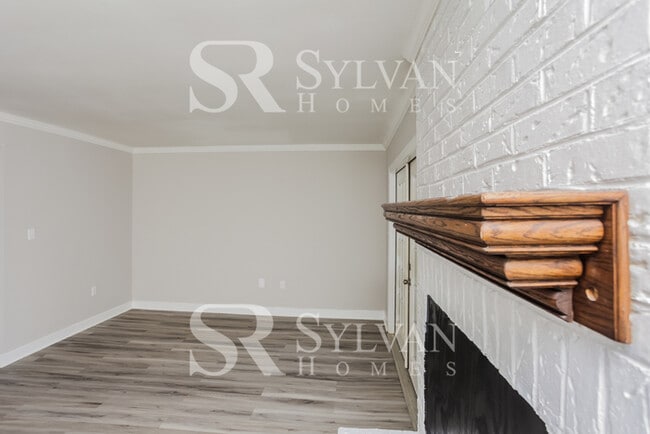 Building Photo - Feel like you are on vacation every day in this 4 bedroom, 3 bathroom home