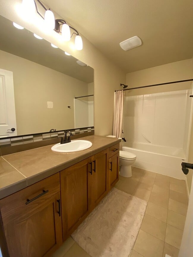Building Photo - 4 Bedroom Home in Wilsonville Villebois Ne...