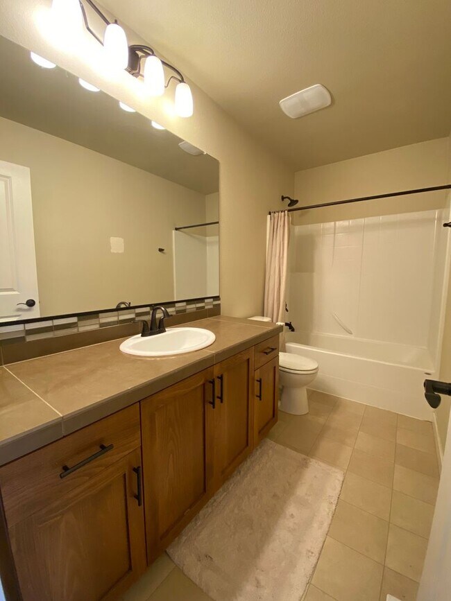 Foto del edificio - 4 Bedroom Home in Wilsonville Villebois Ne...