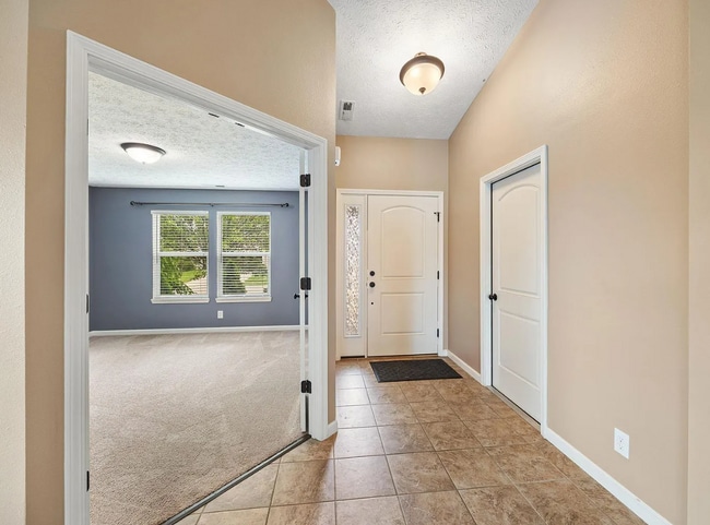 Building Photo - 3185 Fleming Dr