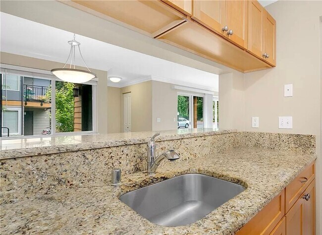 Foto del edificio - $1000 Move In Special !!! - Bothell Condo
