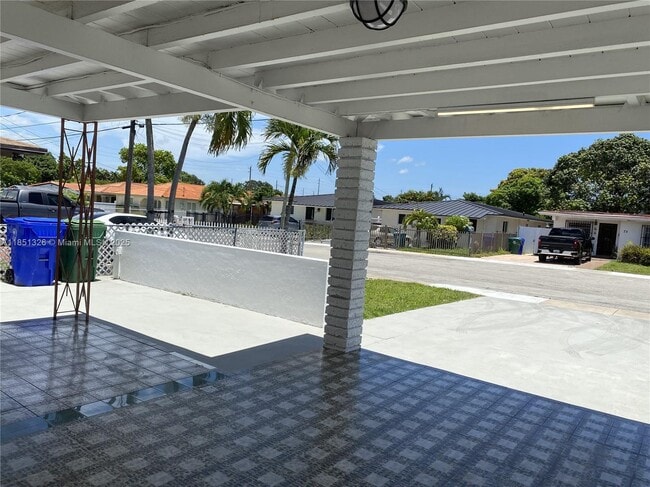 Foto del edificio - 80 NW 60th Ct