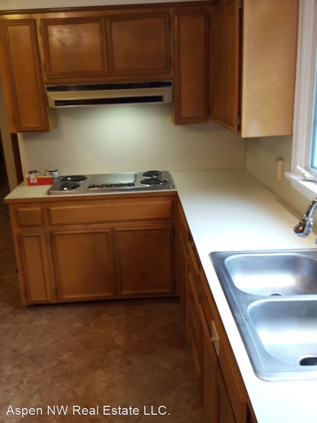 Building Photo - 2 br, 2 bath House - 5601 53rd St W