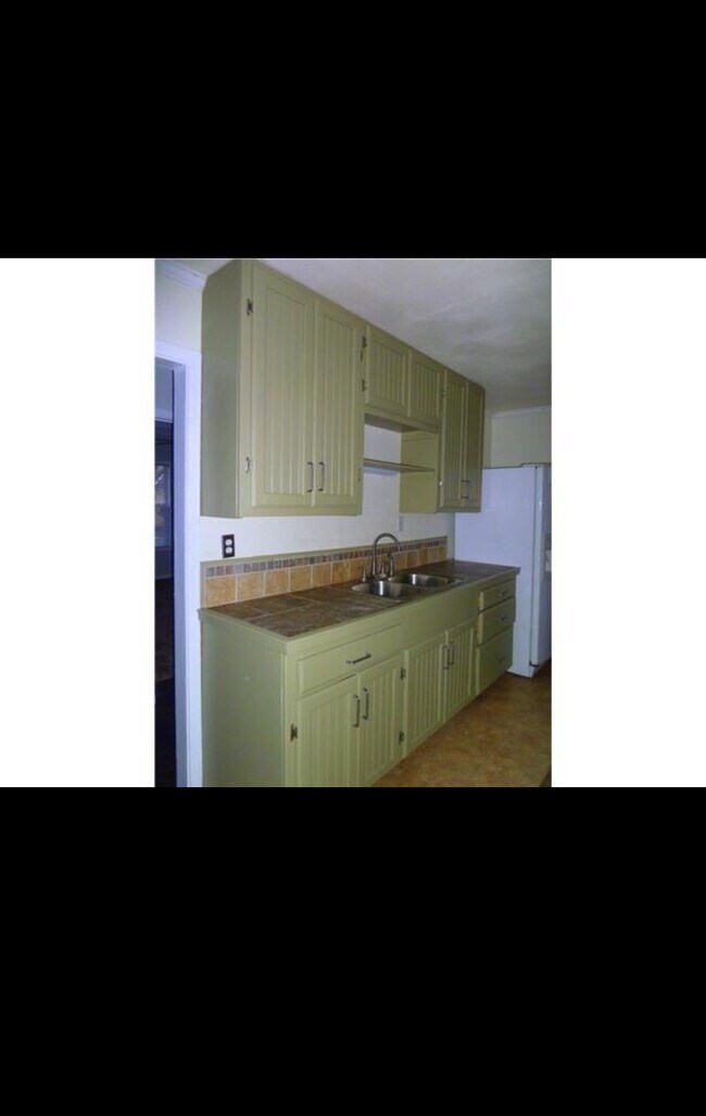 Foto del edificio - 4904 Langley Rd