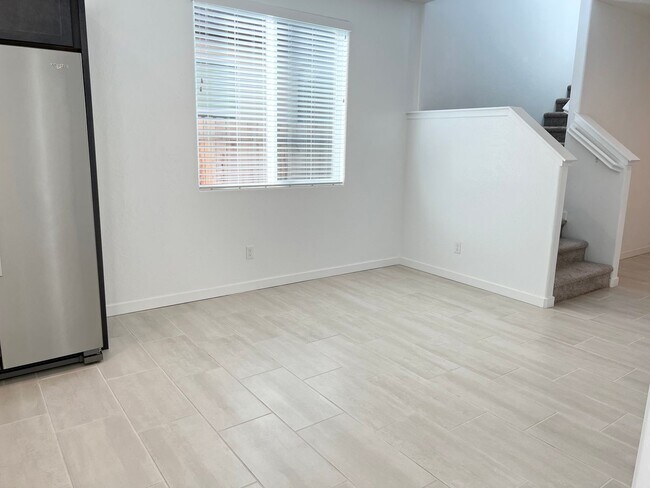 Building Photo - 3 Bedroom / 2.5 Bath Wathen Castanos Home ...