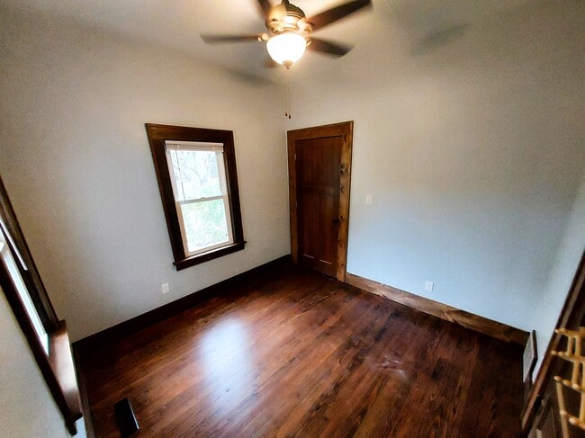 Bedroom 1 - 205 Cable St