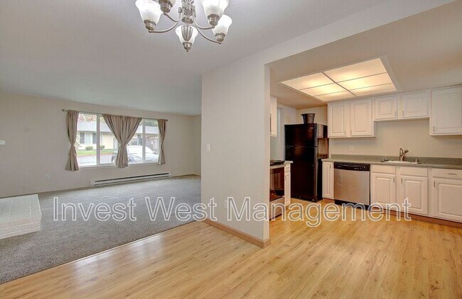 Foto del edificio - 3903 E 18th St
