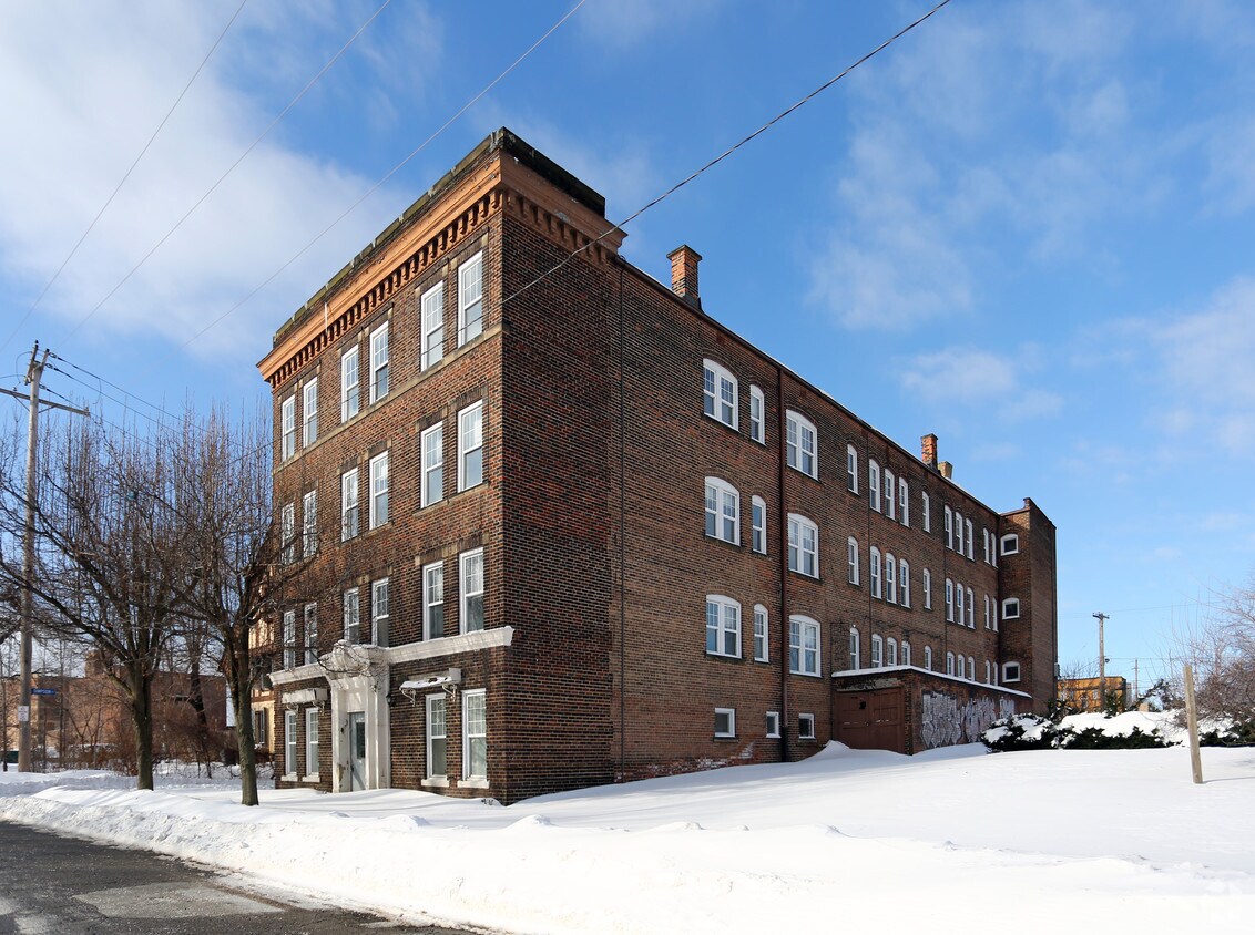 Foto principal - 1964 E 73rd St