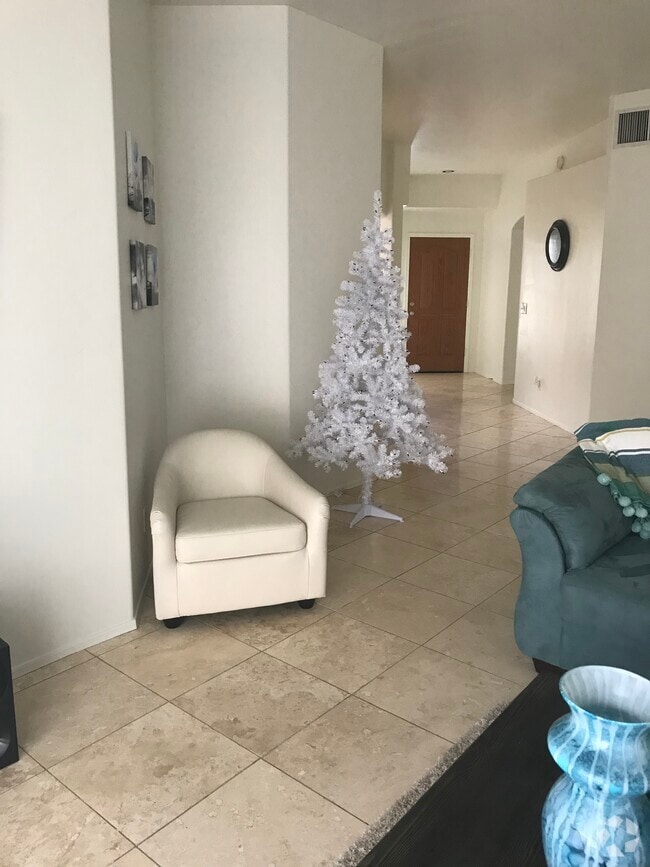 Riverside Crossing Houses for Rent with a Swimming Pool Tucson, AZ