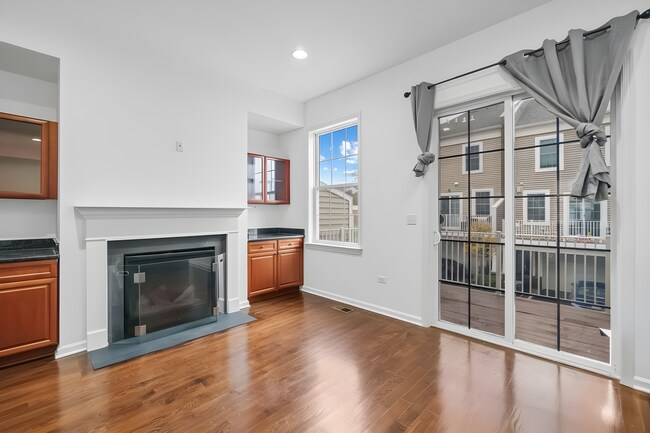 Foto del edificio - 205 Roosevelt Dr