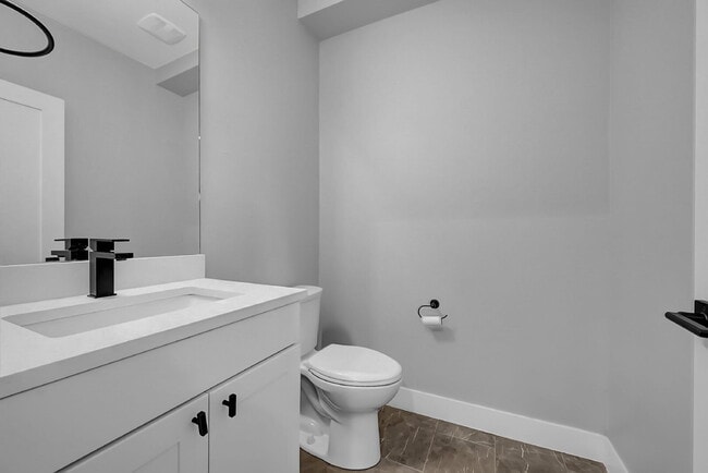 Building Photo - $3,400.00 - 2 Bedrooms, 3 Bathrooms, Townh...