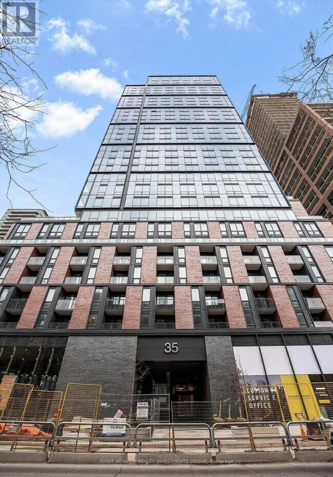 Building Photo - 35 Parliament St