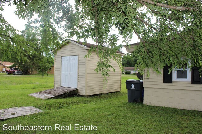 Building Photo - 2 br, 1 bath House - 307 West Freemont St