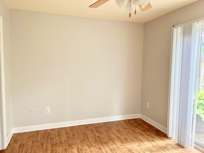 Building Photo - 3BD/3.5BA Condo w/ Garage in Chicks Beach!...