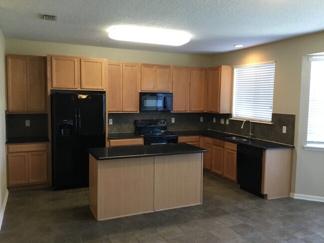 Foto del edificio - 75368 Ravenwood Dr