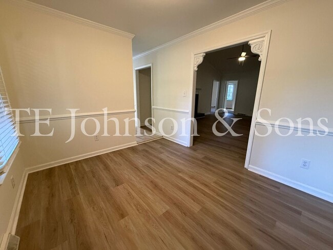 Building Photo - Charming 3-Bedroom Home with Rocking Chair...