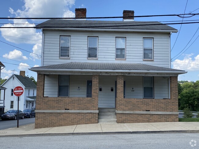 Building Photo - 317 3rd St