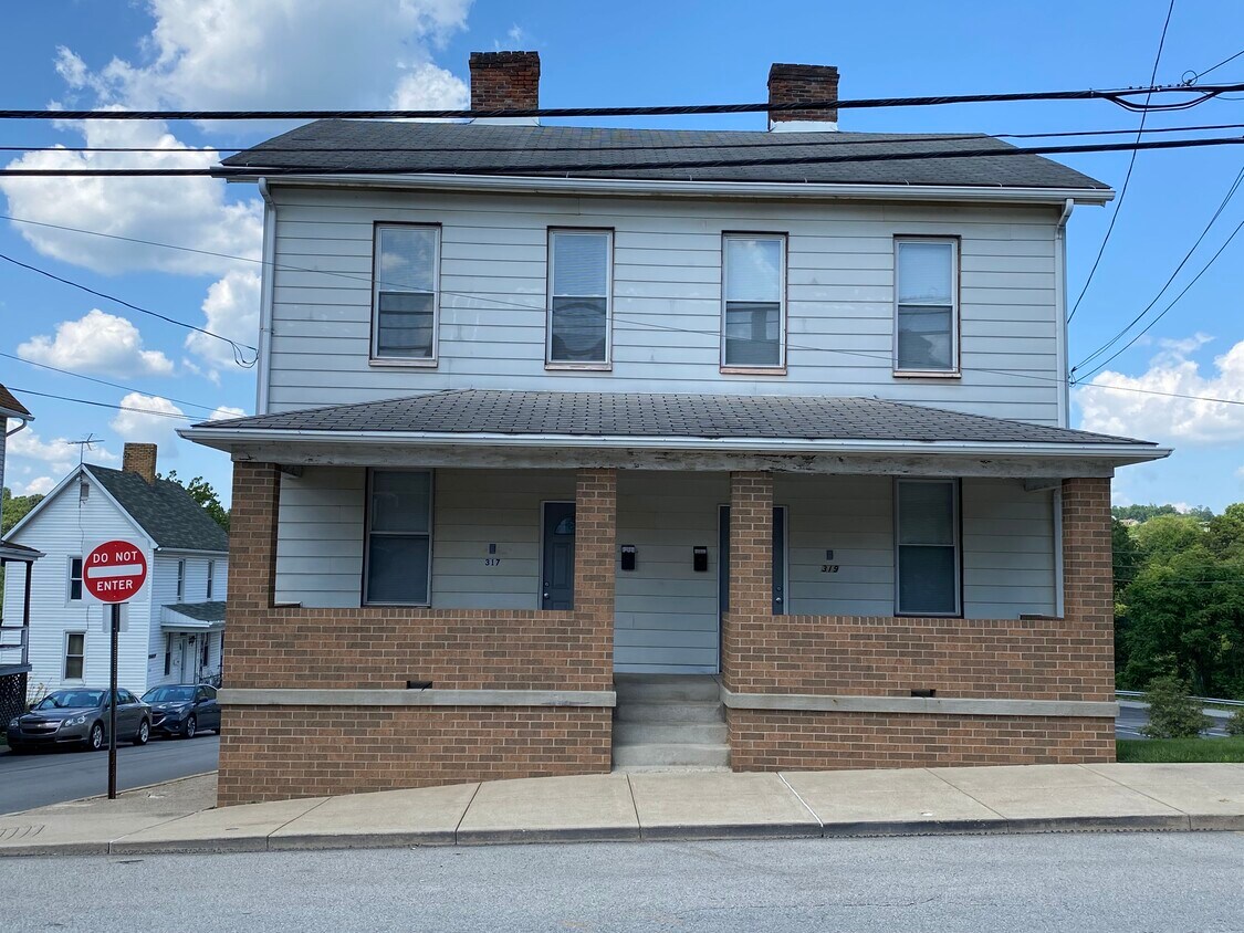Foto principal - 317 3rd St