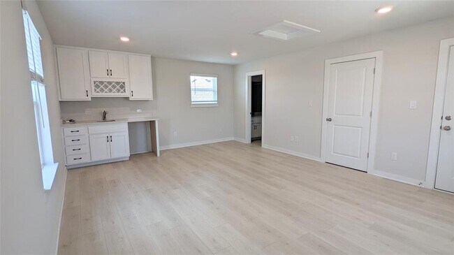Building Photo - 346 Garner Dr
