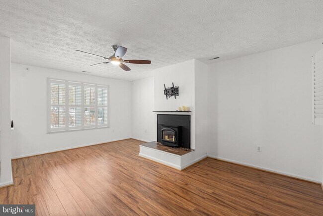Foto del edificio - 18656 Winding Creek Pl
