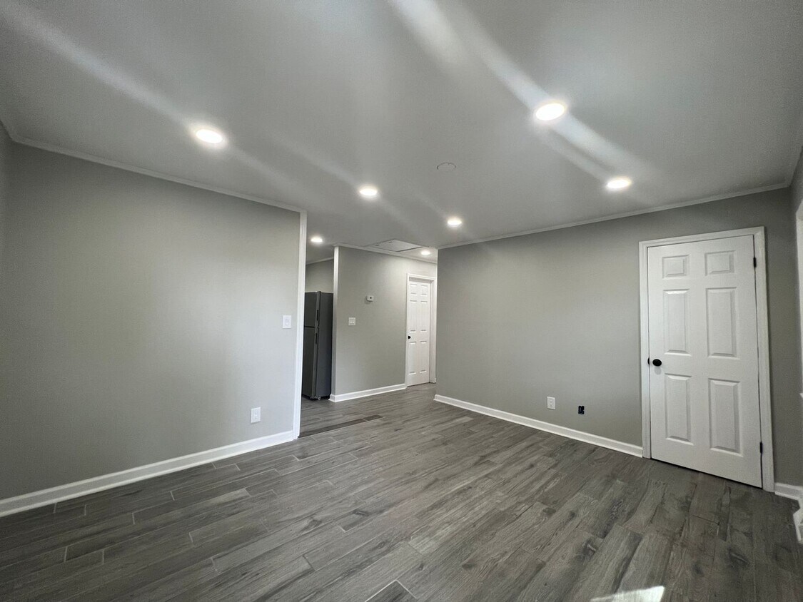 416 Willow St Unit Apt A, Gastonia, NC 28054 Room for Rent in