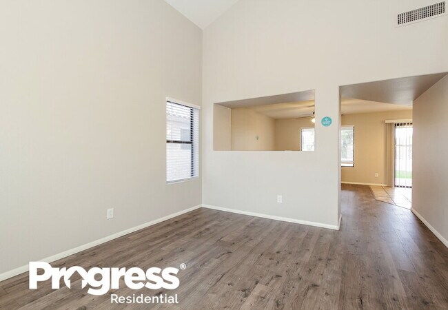 Building Photo - 2165 E Donald Dr