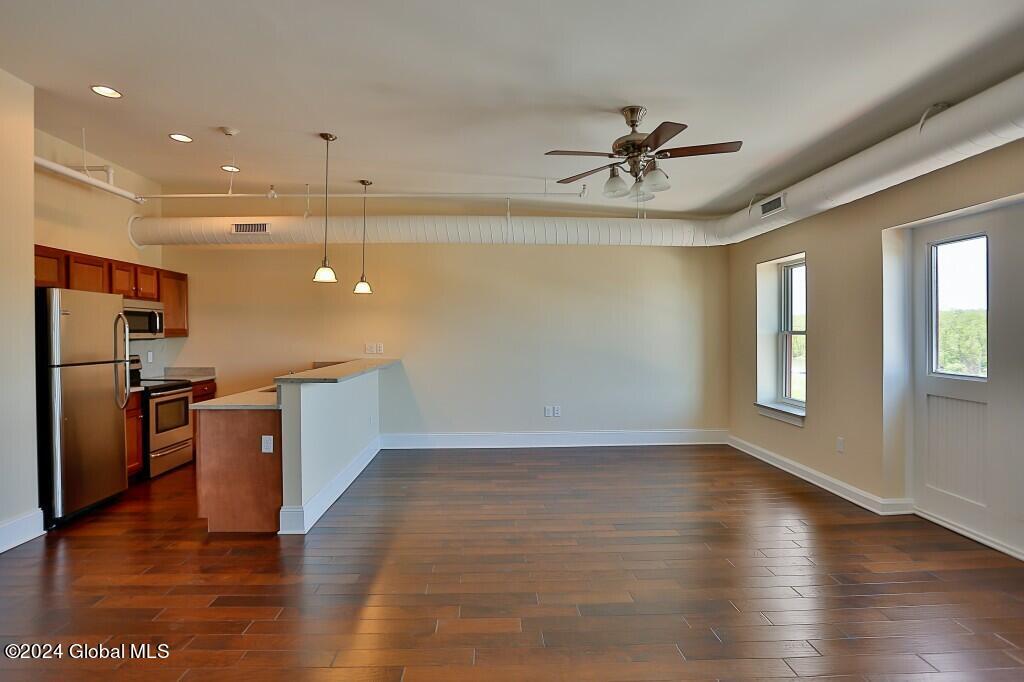 Foto del edificio - 275-283-283 River St