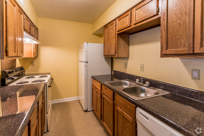 1/1 Kitchen - Walden Pointe