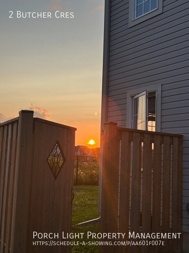 Photo du bâtiment - Beautiful 3 Bed 2.5 Bath End Unit Townhouse with NO back neighbours