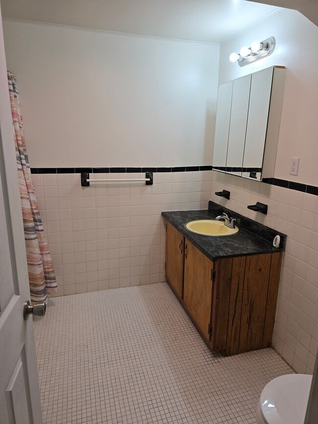 Building Photo - 1 bedroom 1 Bath