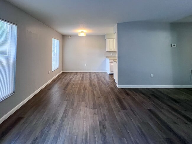 Building Photo - 2293 - Mill Run