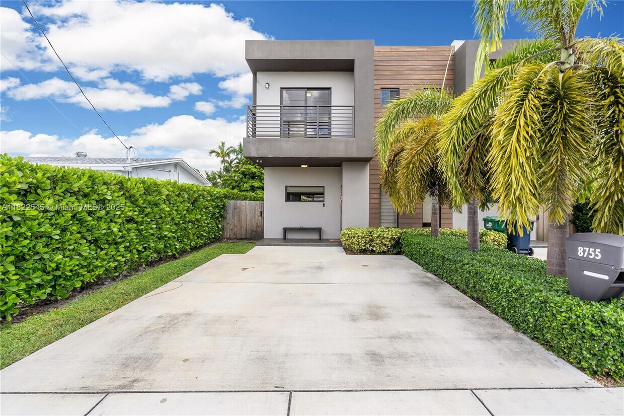 Foto principal - 8755 SW 34th St