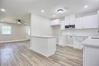 Building Photo - 704 Natchez River Cir