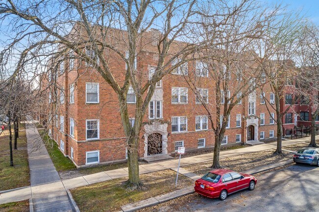 Building Photo - 5133 N Wolcott Ave