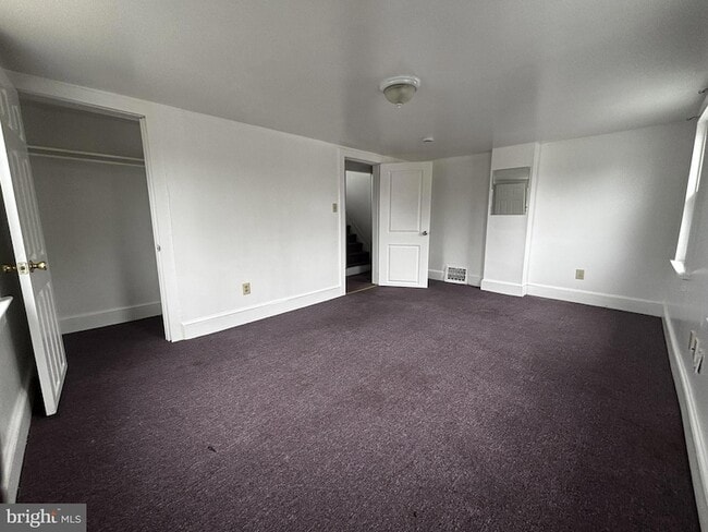 Building Photo - 4 E Vine St