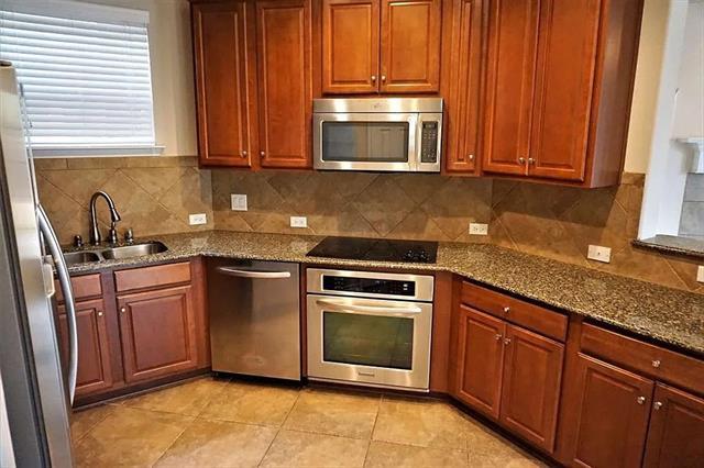 Building Photo - 5828 Clearwater Dr