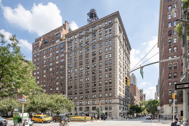 Building Photo - 1085 Park Ave