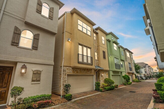 Foto del edificio - 2820 Sherwin St