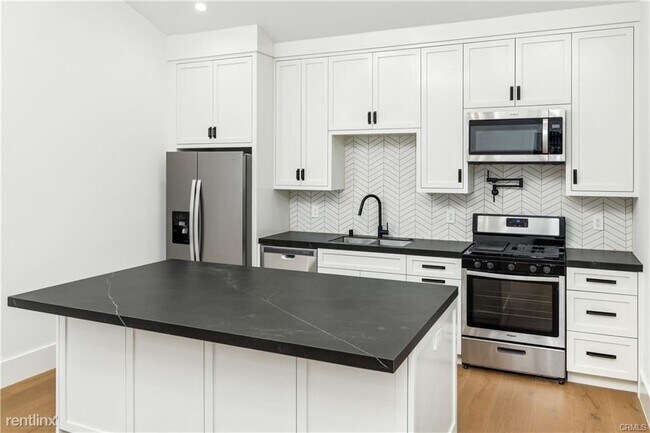 Building Photo - 2 br, 1 bath House - 153 S Crescent Heights